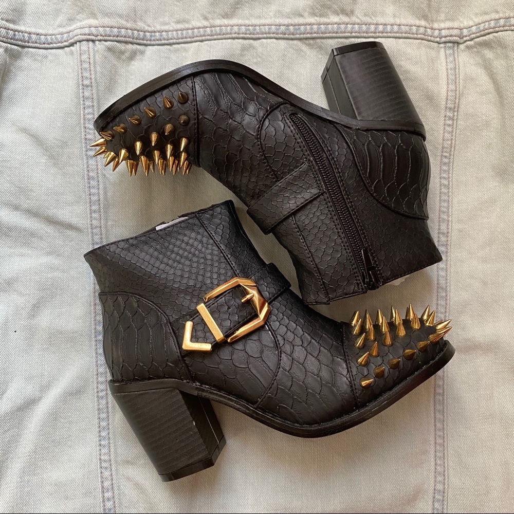 Spiked Boot - Picture 3 of 5